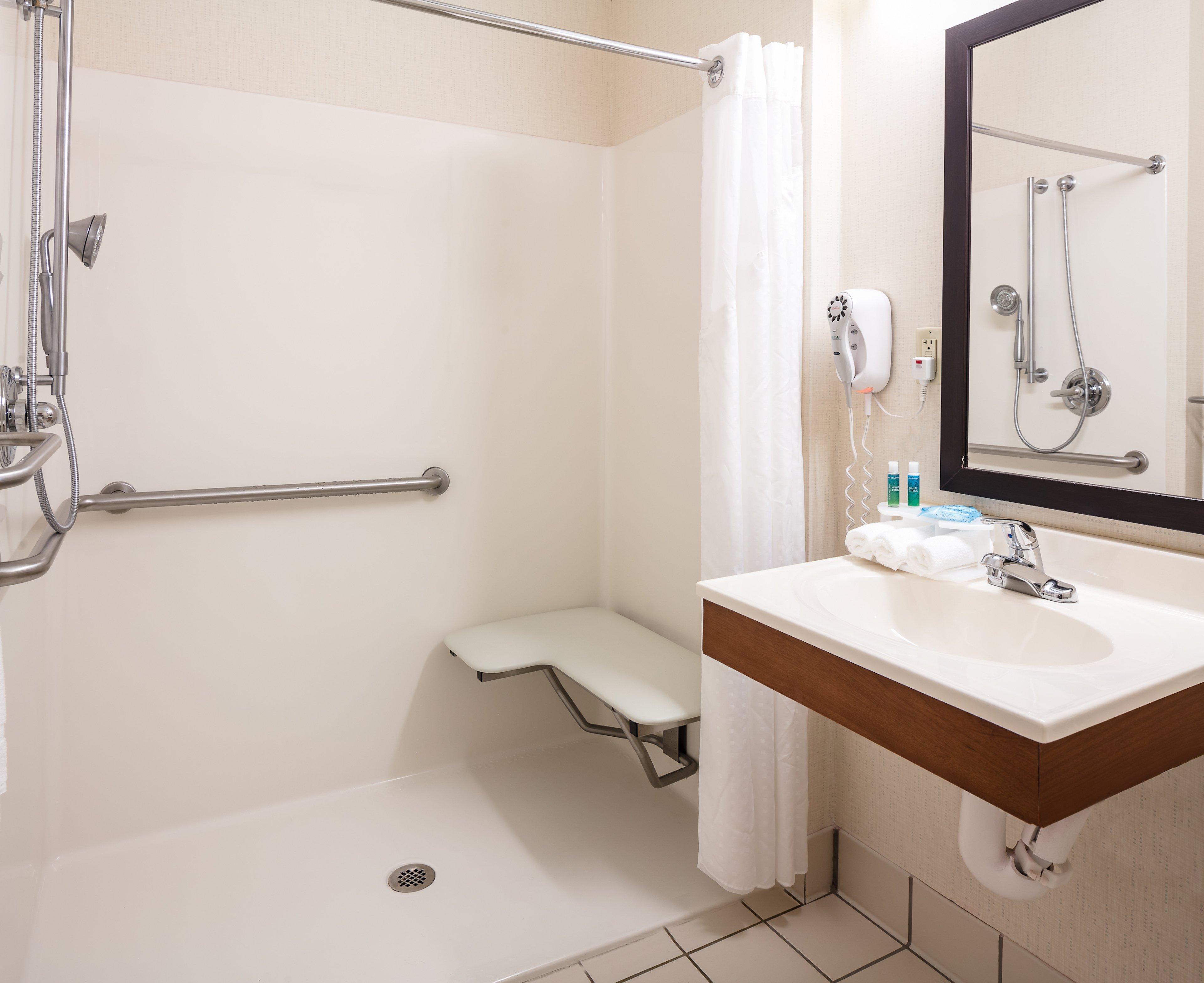 Holiday Inn Express Hotel & Suites Coralville By Ihg Extérieur photo