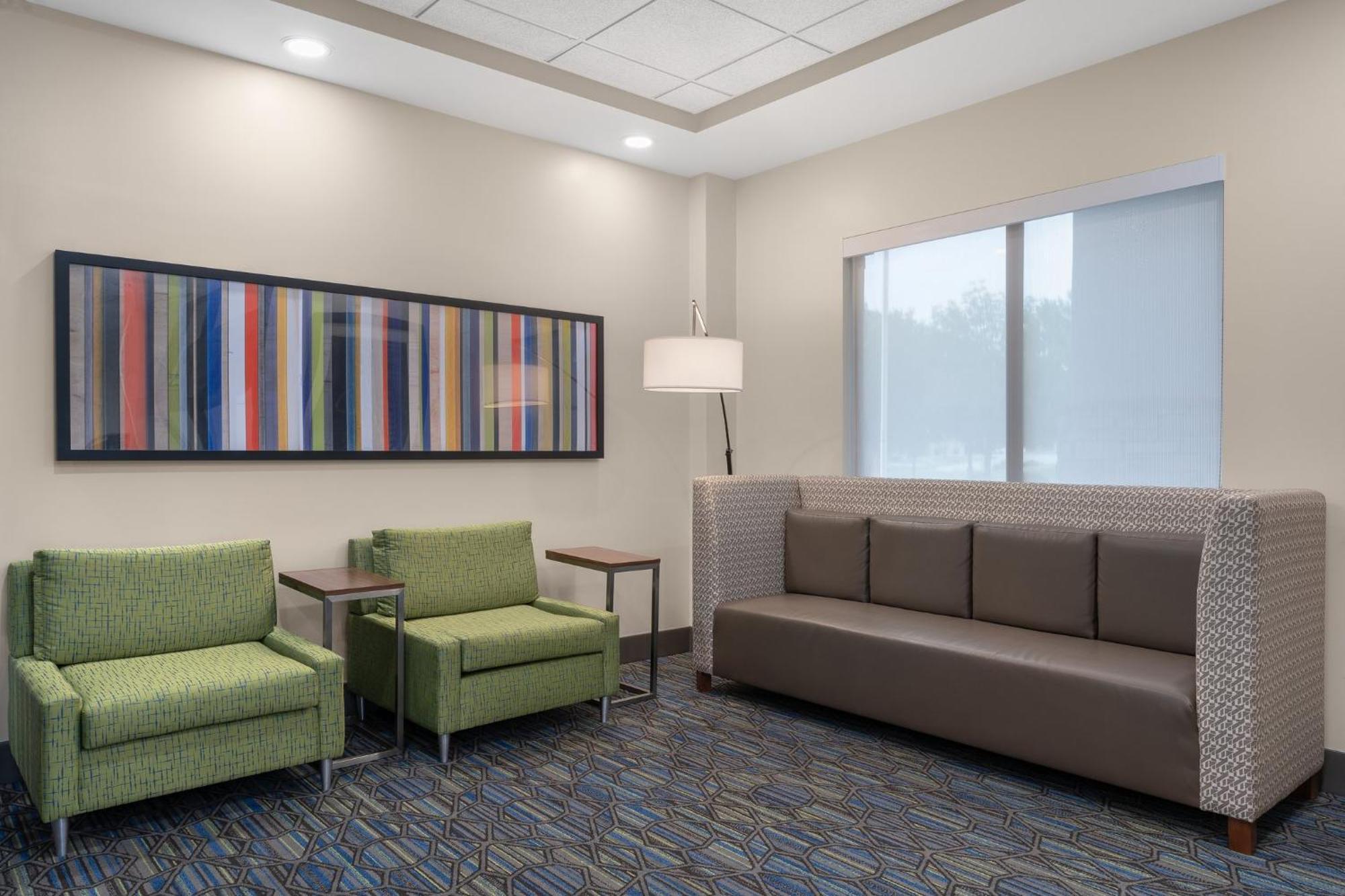 Holiday Inn Express Hotel & Suites Coralville By Ihg Extérieur photo