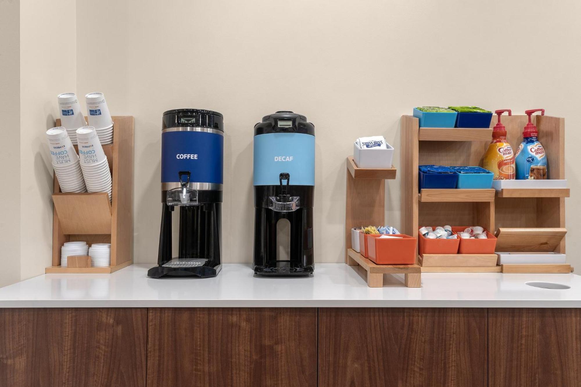 Holiday Inn Express Hotel & Suites Coralville By Ihg Extérieur photo