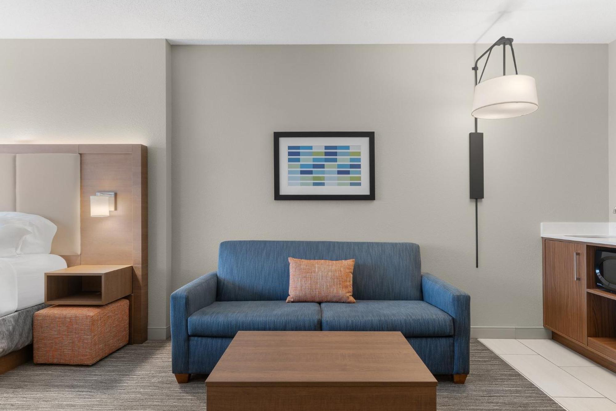 Holiday Inn Express Hotel & Suites Coralville By Ihg Extérieur photo