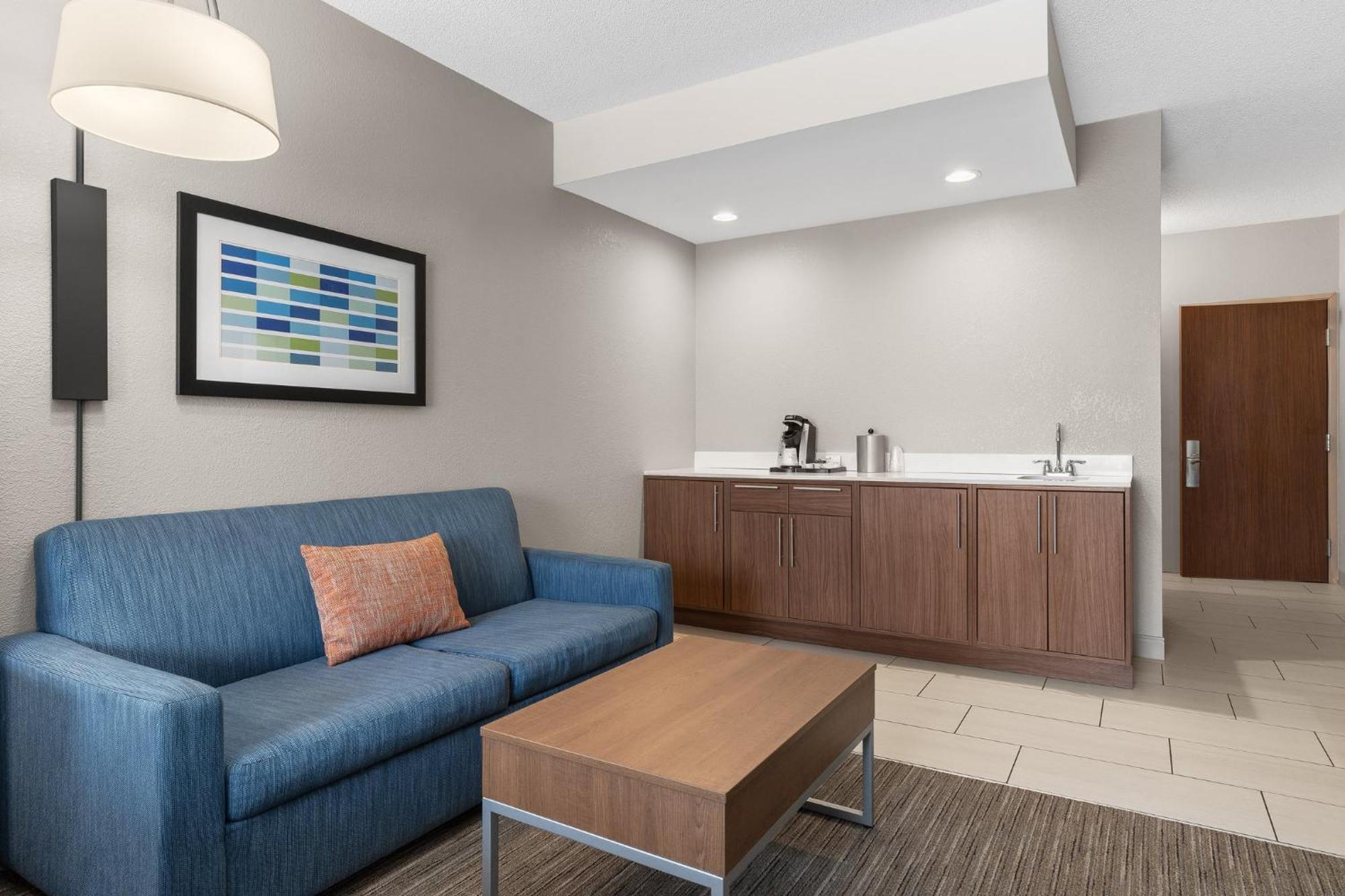 Holiday Inn Express Hotel & Suites Coralville By Ihg Extérieur photo