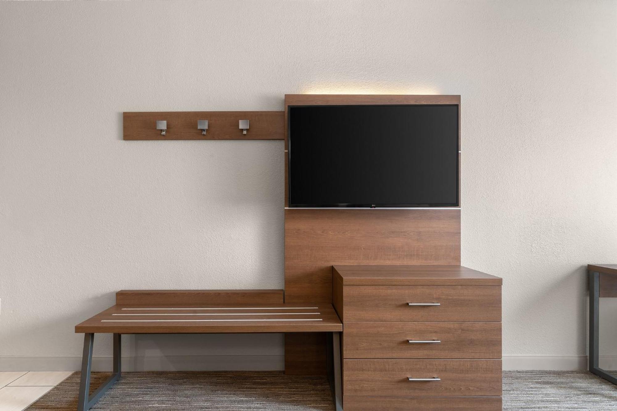 Holiday Inn Express Hotel & Suites Coralville By Ihg Extérieur photo