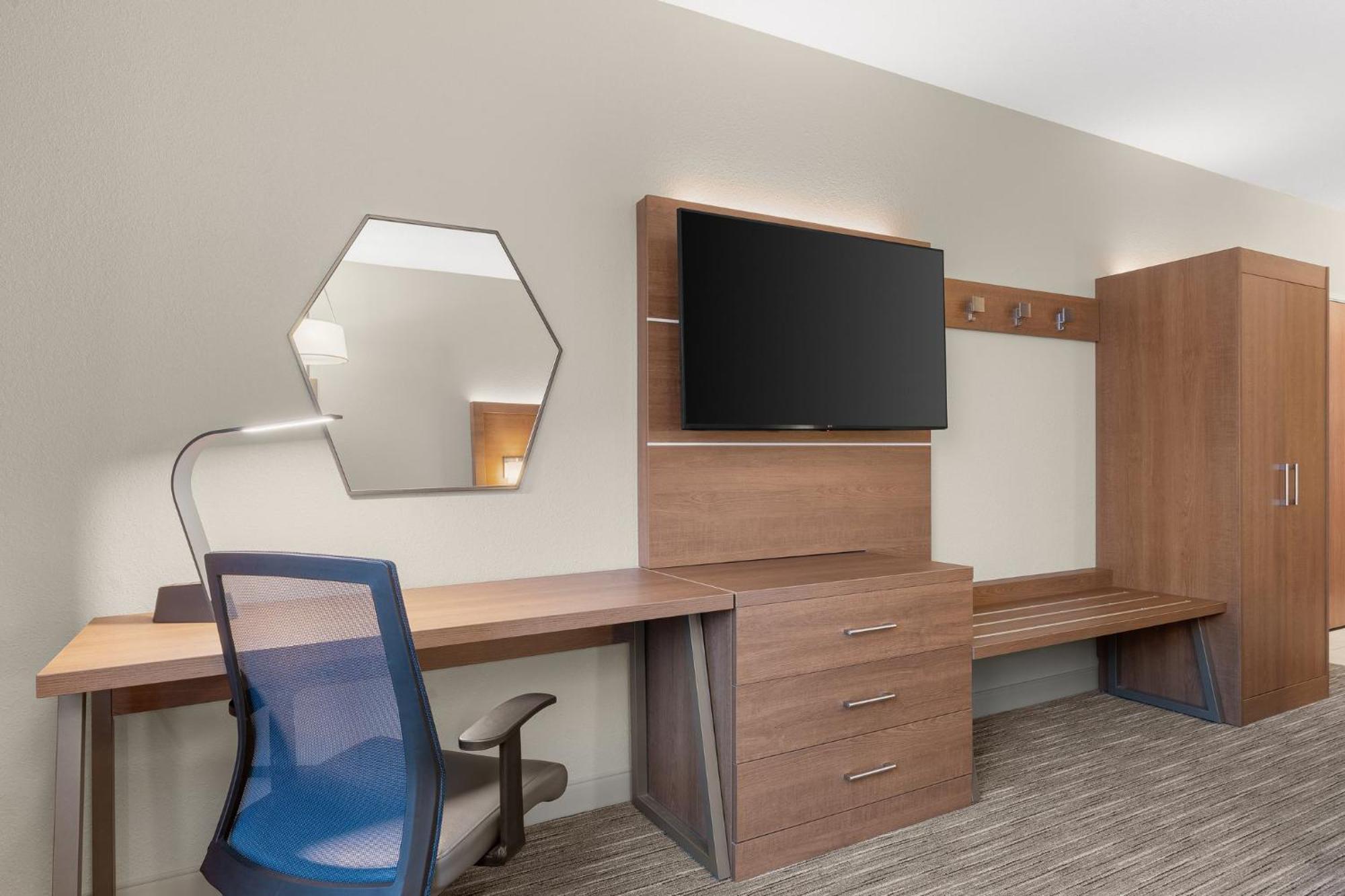 Holiday Inn Express Hotel & Suites Coralville By Ihg Extérieur photo