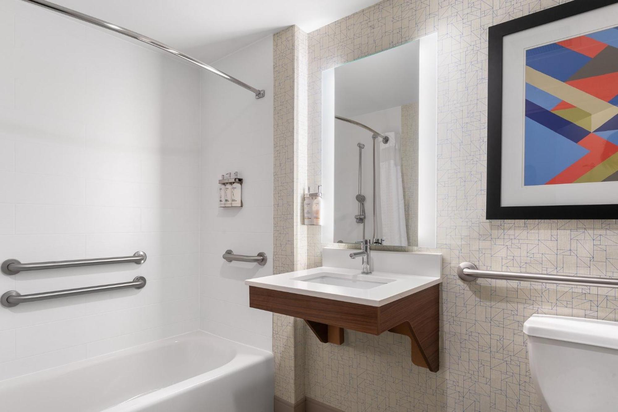 Holiday Inn Express Hotel & Suites Coralville By Ihg Extérieur photo