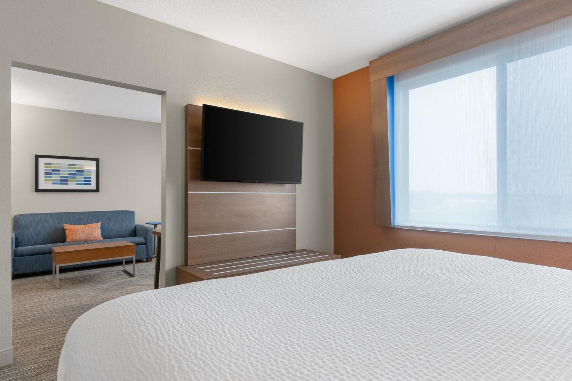 Holiday Inn Express Hotel & Suites Coralville By Ihg Extérieur photo