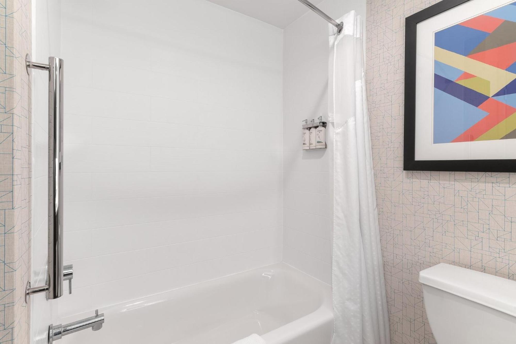Holiday Inn Express Hotel & Suites Coralville By Ihg Extérieur photo