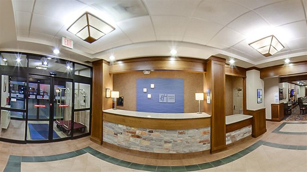Holiday Inn Express Hotel & Suites Coralville By Ihg Extérieur photo