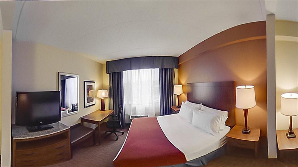 Holiday Inn Express Hotel & Suites Coralville By Ihg Extérieur photo
