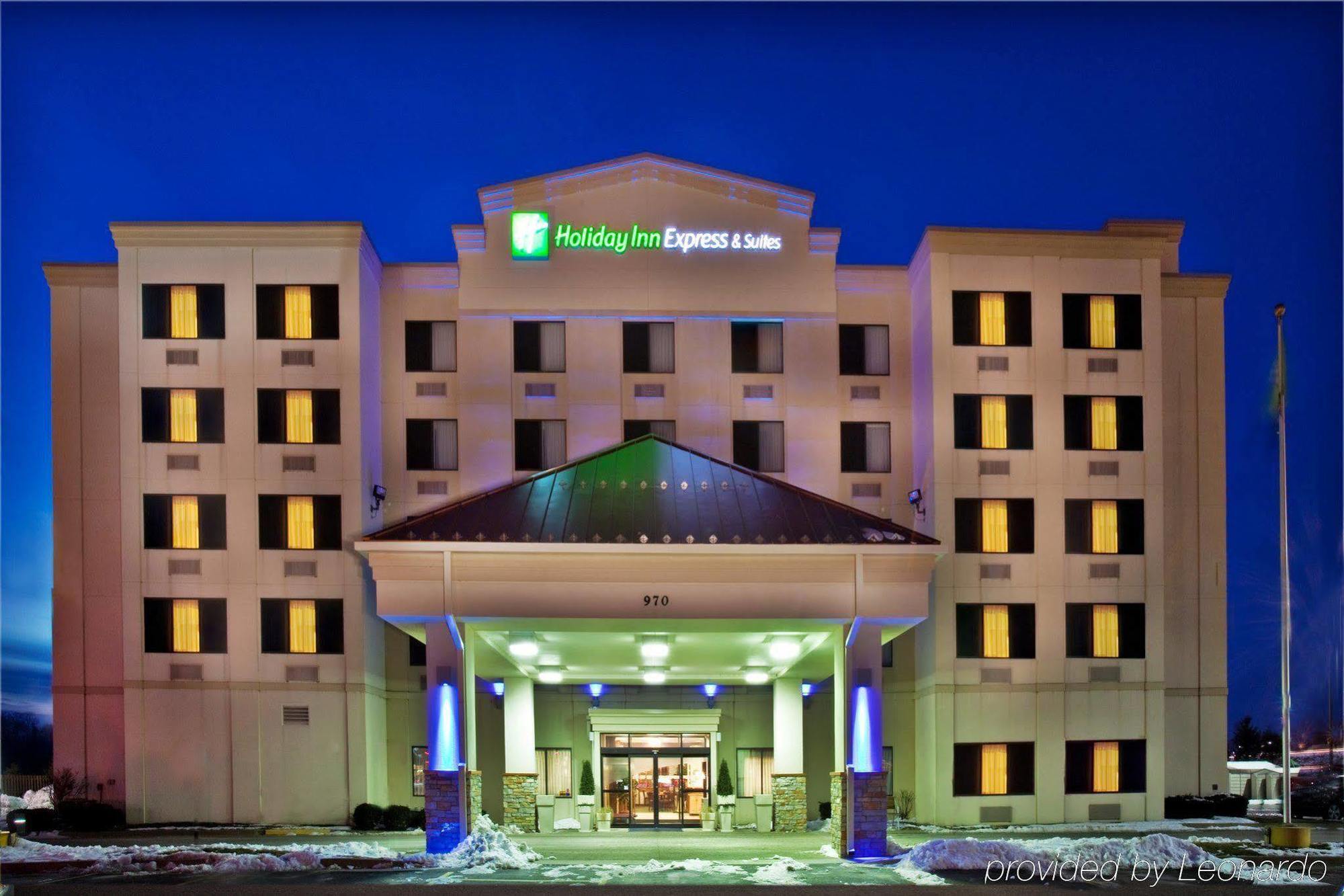 Holiday Inn Express Hotel & Suites Coralville By Ihg Extérieur photo
